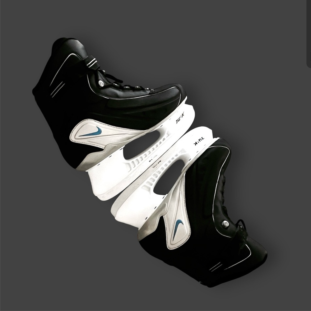 Nike Sz 10 Men's Ice Skates Black & White Recreational Skates Perfect Condition